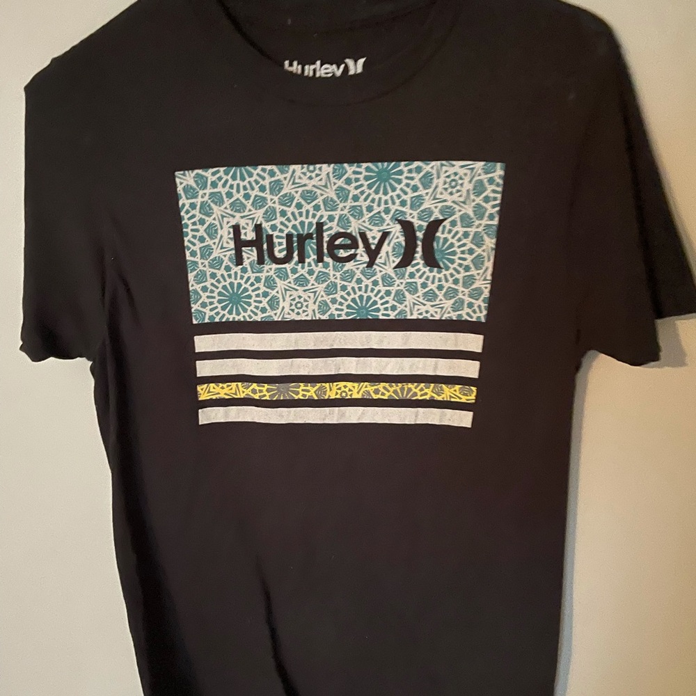 Hurley t-shirt